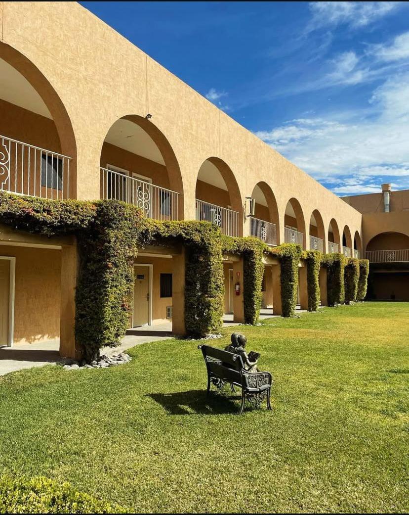 Hotel Santa Fe Camargo Extérieur photo