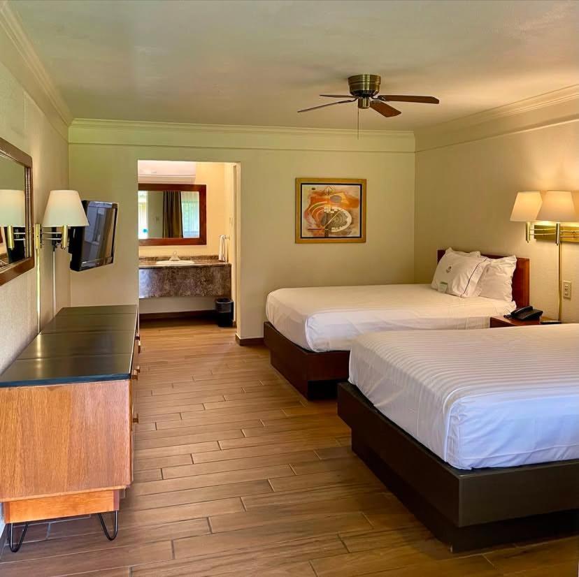 Hotel Santa Fe Camargo Extérieur photo